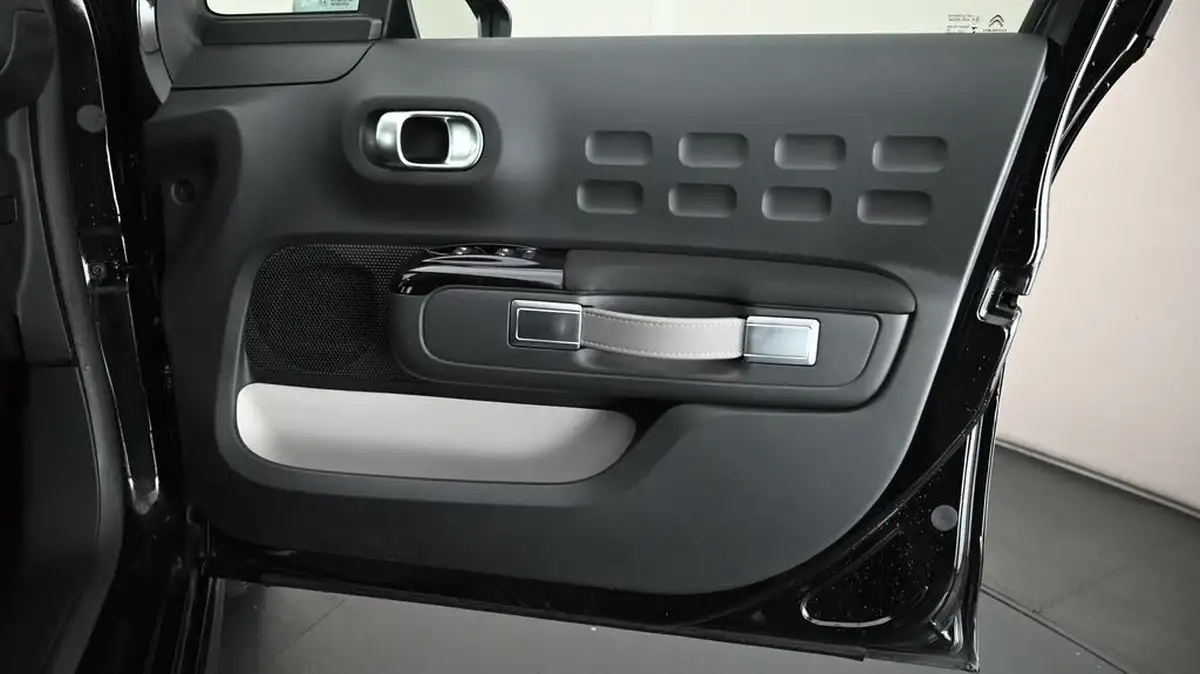 2021-citroen-c3-12-puretech-shine-83ps-big-15