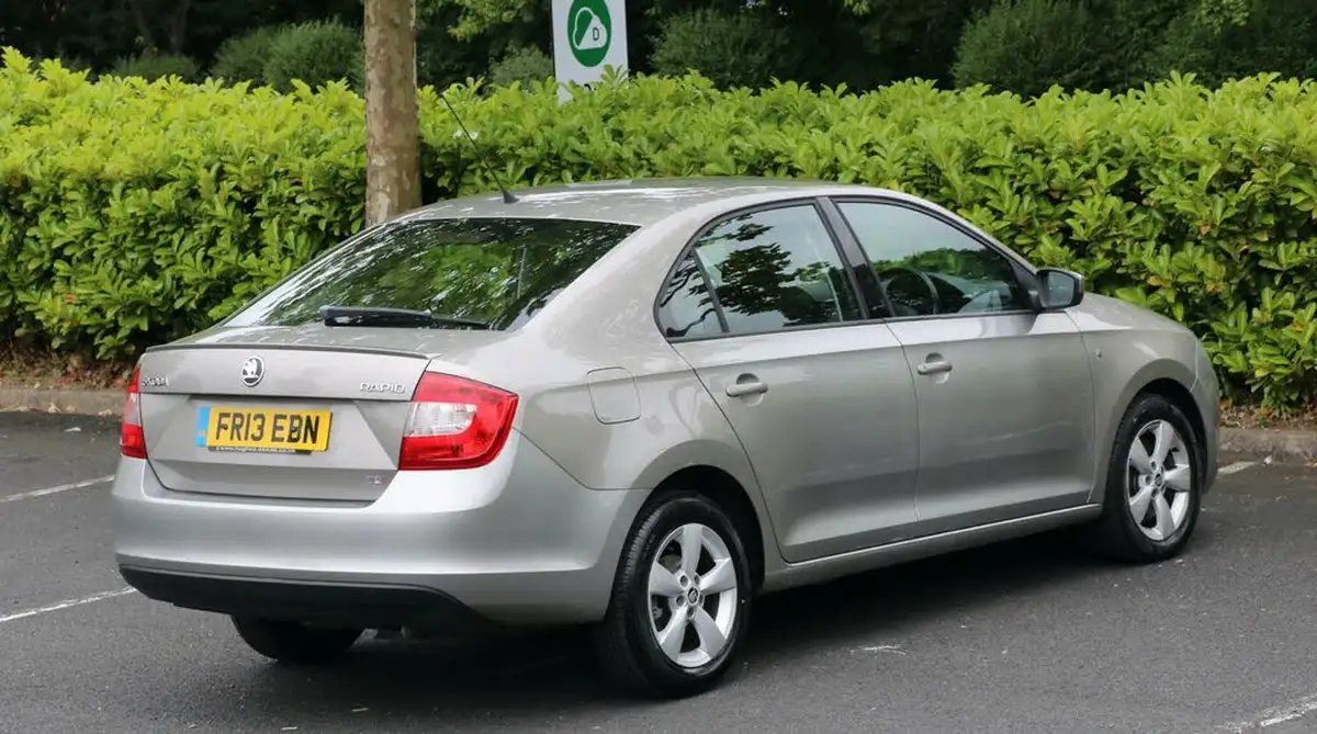 2013-skoda-rapid-14-se-big-16