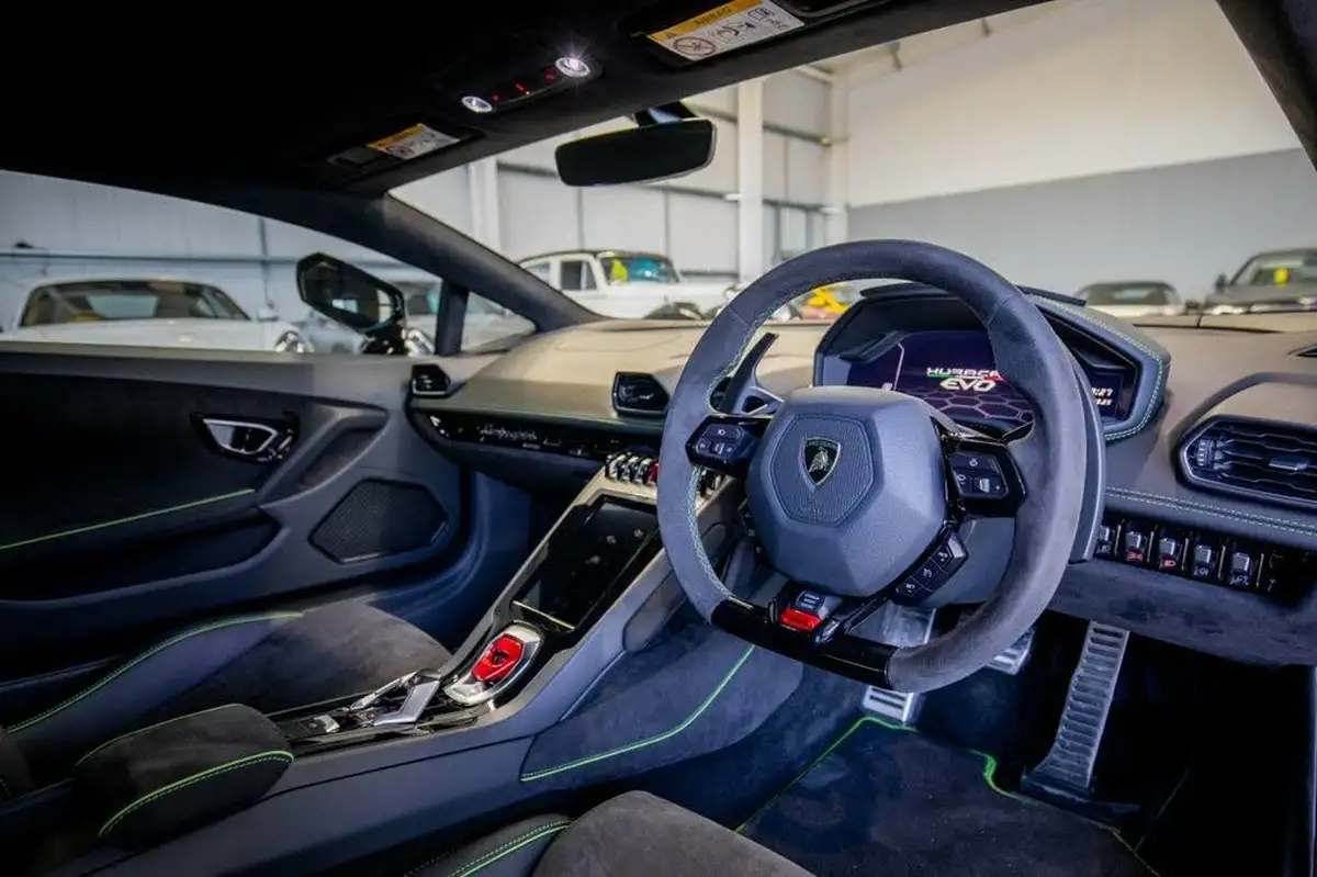 2021-lamborghini-huracan-52-evo-640ps-4wd-coupe-big-1