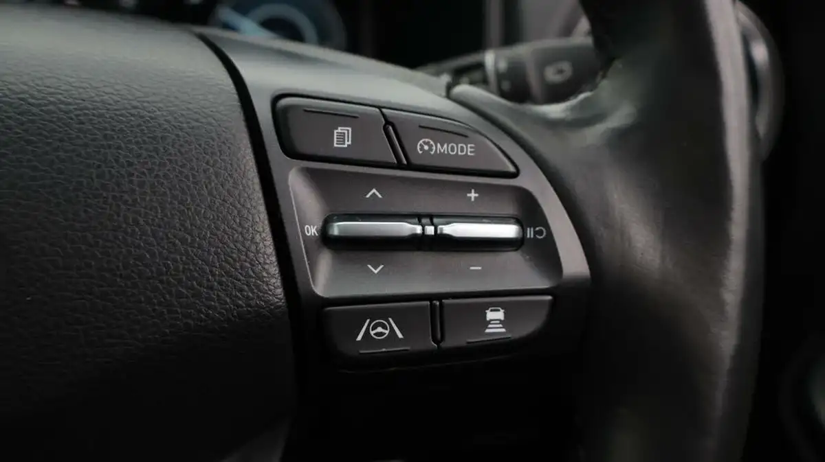 2023-hyundai-kona-e-ultimate-204ps-64kwh-105kw-obc-big-27