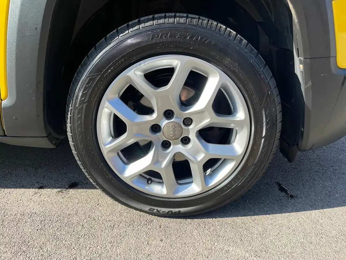2015-jeep-renegade-14-longitude-big-8