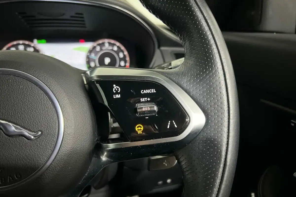 2021-jaguar-e-pace-15-p300e-r-dynamic-se-big-26