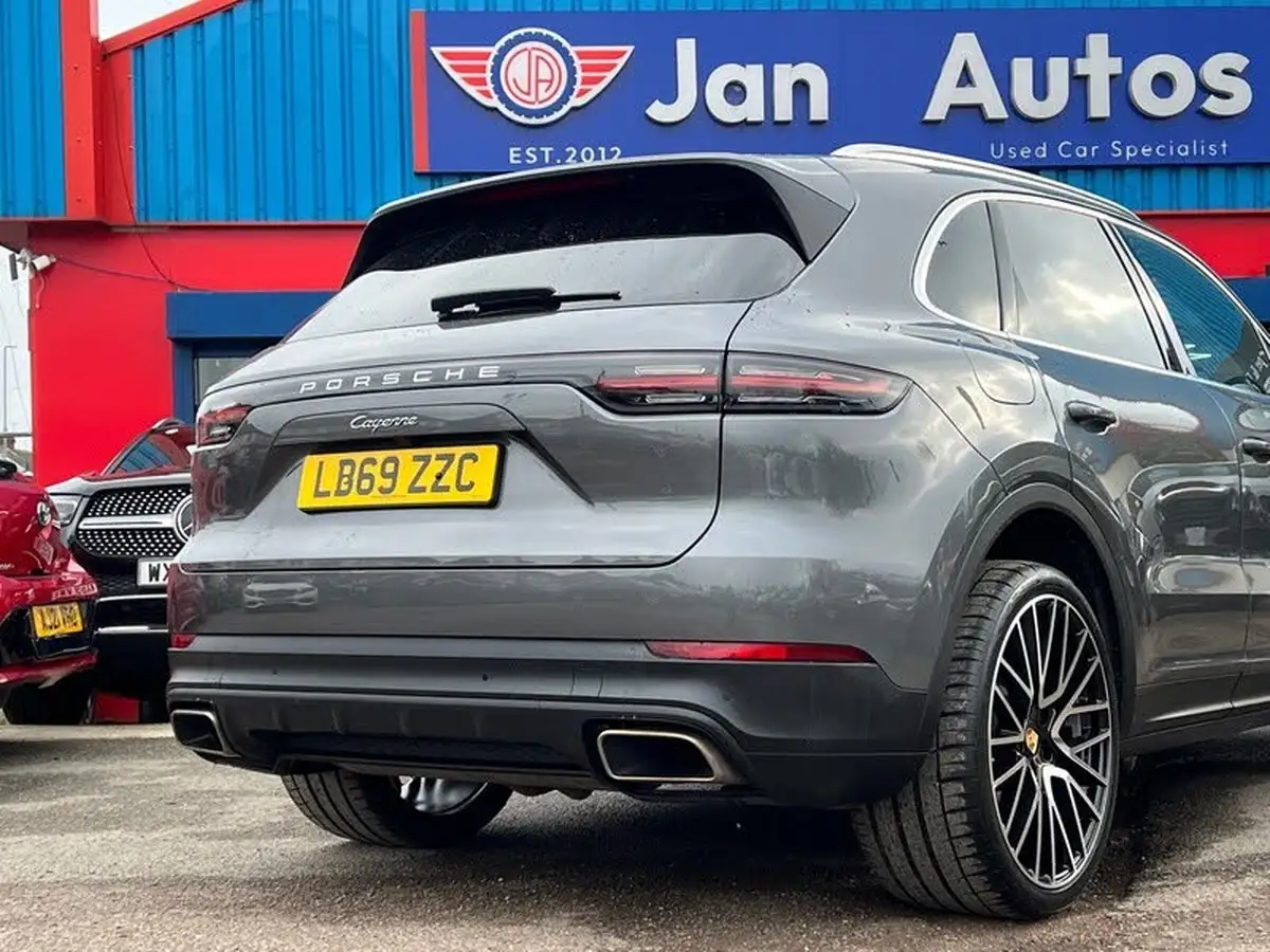 2019-porsche-cayenne-30-v6-station-wagon-big-78