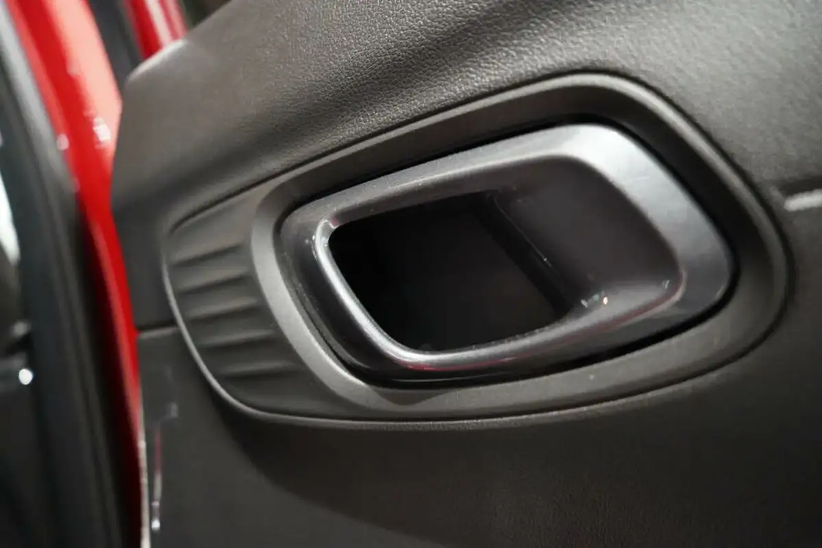2024-hyundai-bayon-10-t-gdi-premium-100ps-48-volt-mhev-big-16