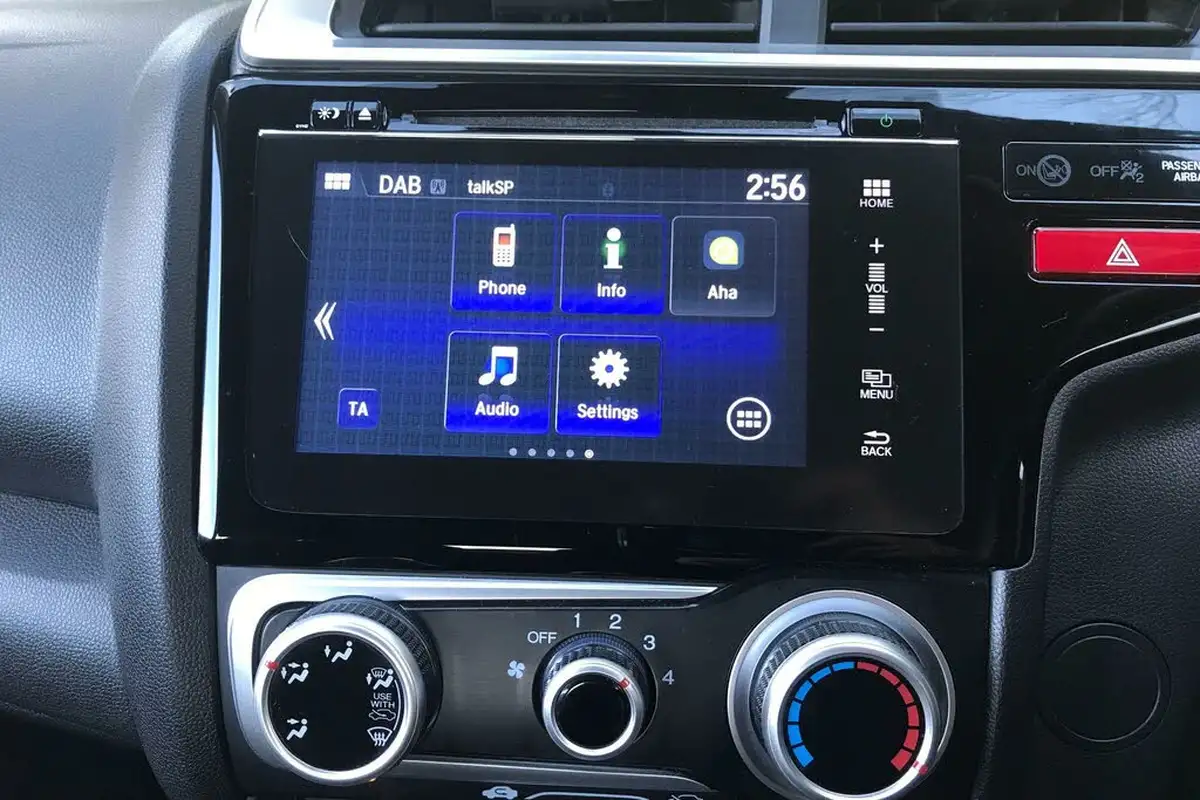 2017-honda-jazz-13-i-vtec-se-cvt-big-13