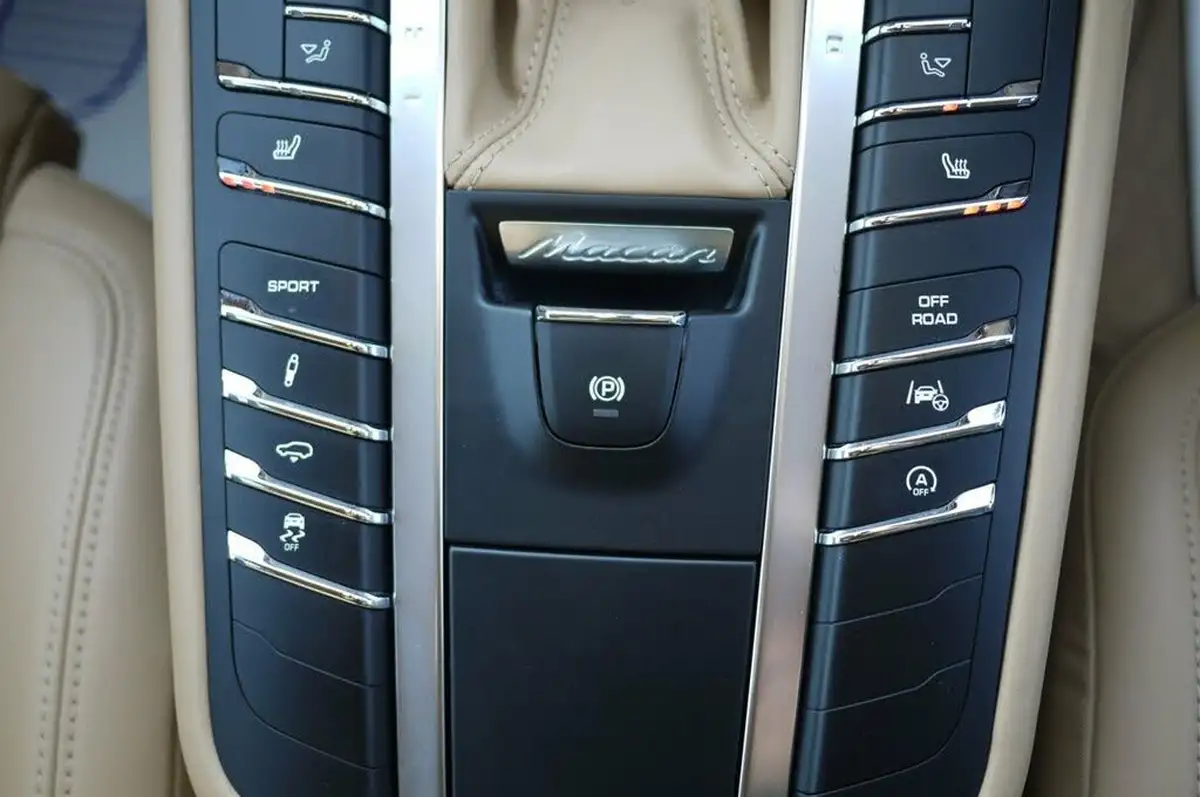 2015-porsche-macan-30td-s-big-41