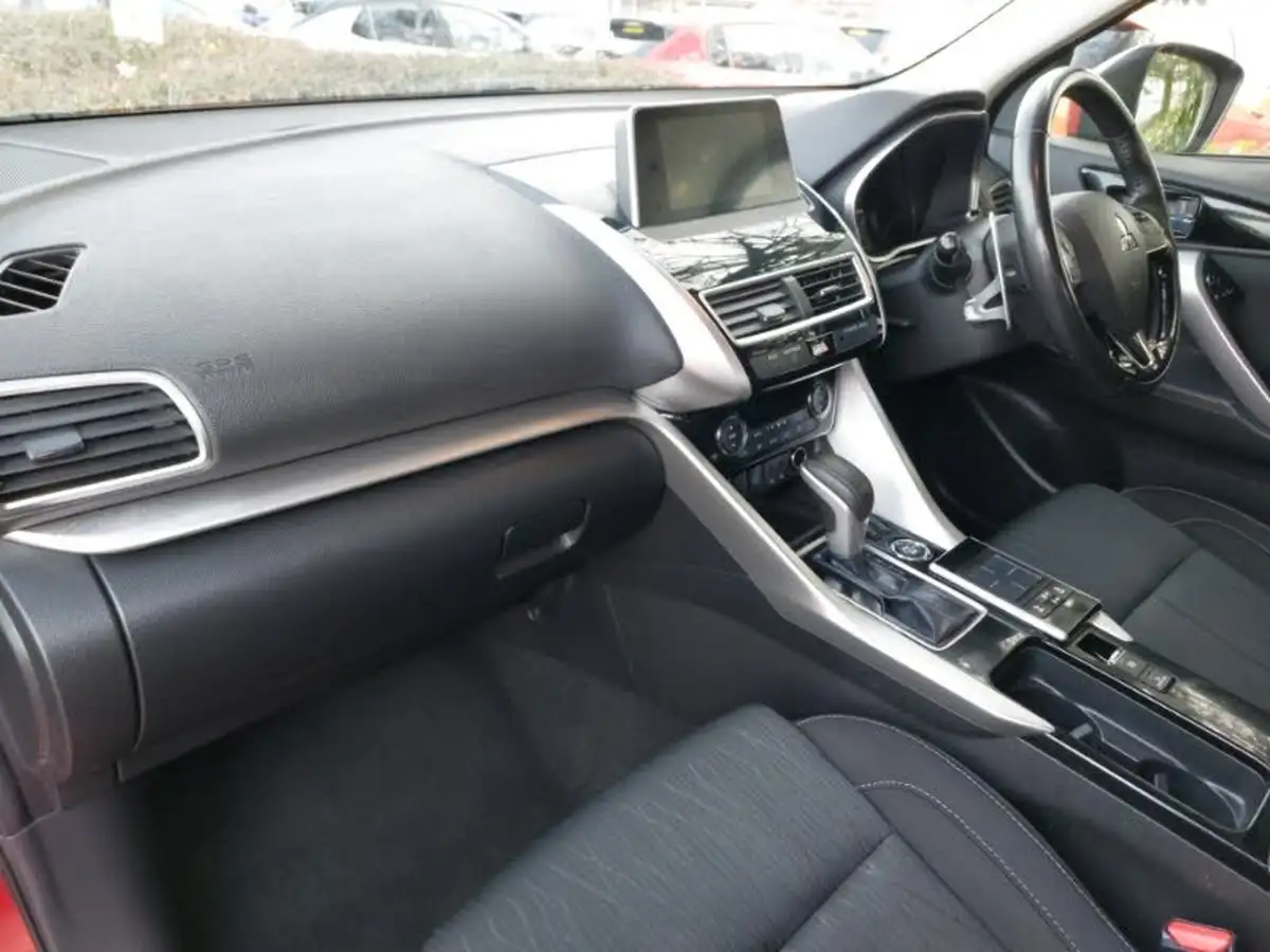 2019-mitsubishi-eclipse-cross-15-3-4wd-auto-big-5