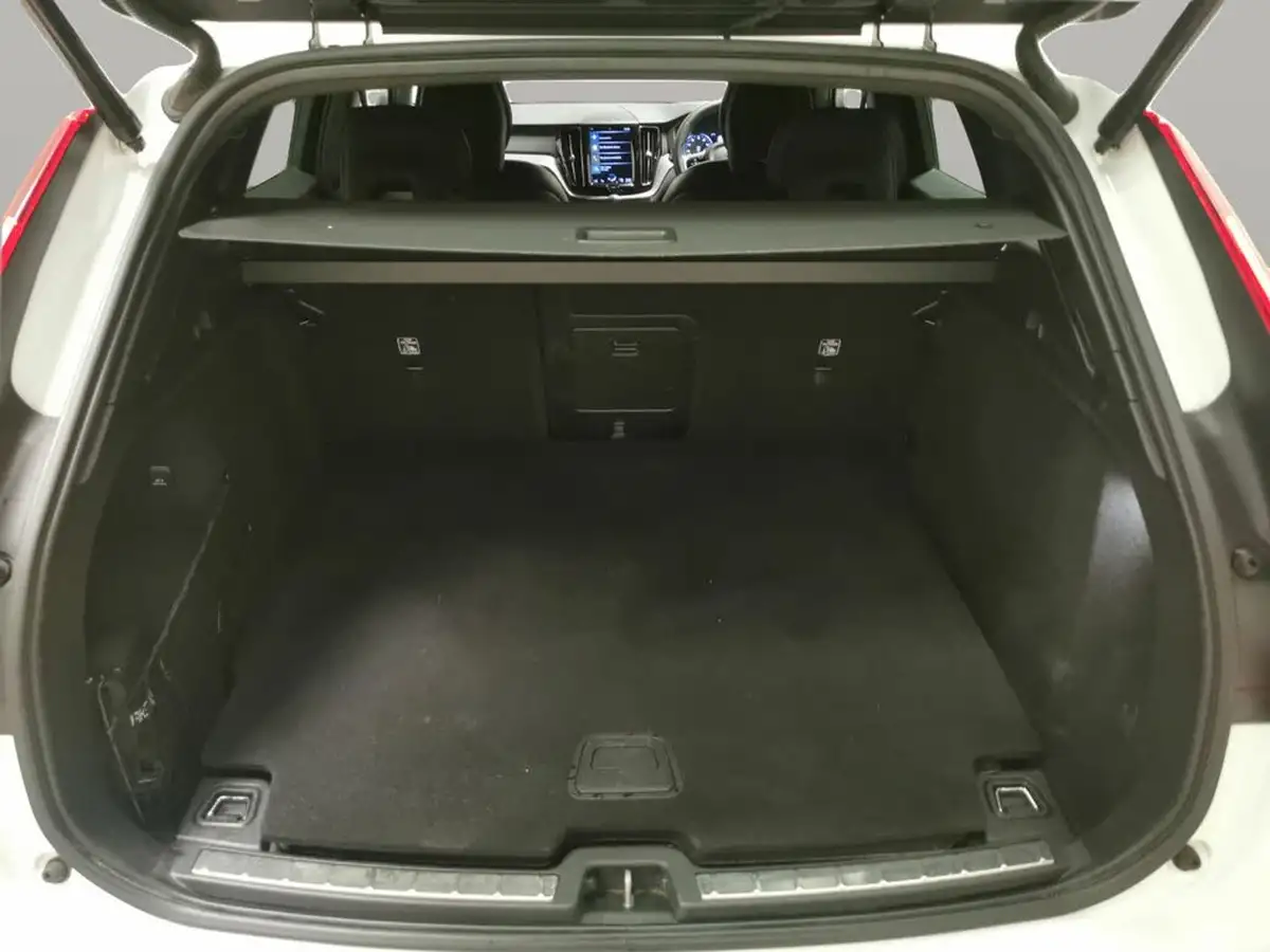 2018-volvo-xc60-20td-d4-r-design-4x4-geartronic-big-29
