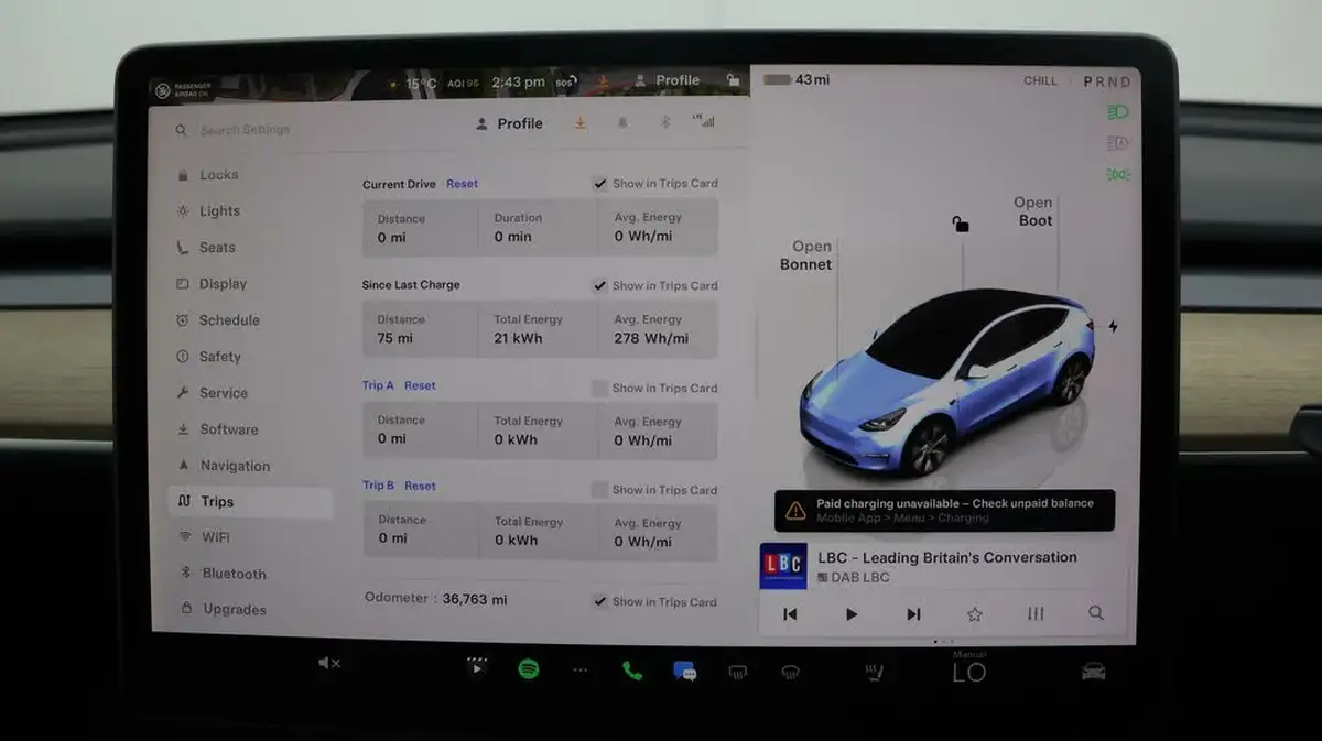 2022-tesla-model-y-e-long-range-big-10