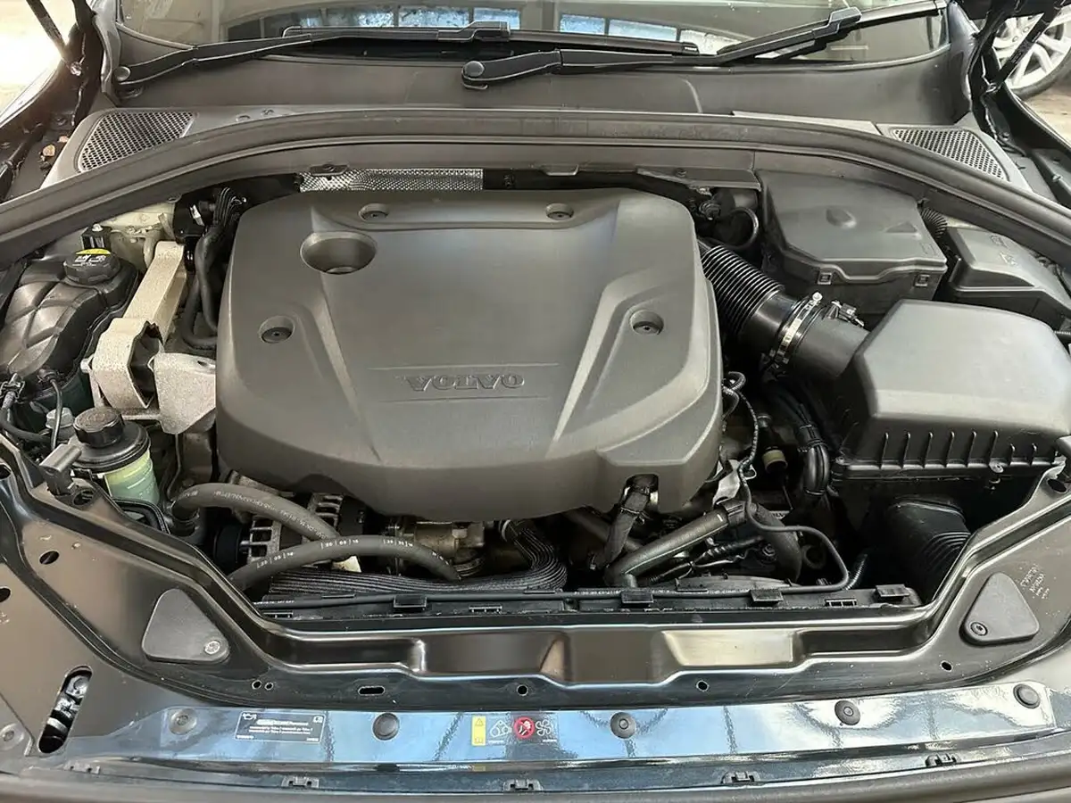 2016-volvo-xc60-20td-d4-se-nav-geartronic-big-32