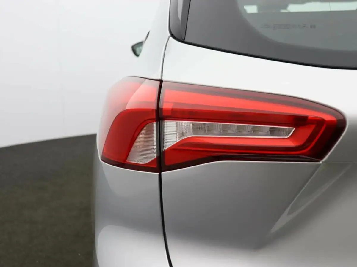 2020-ford-focus-15-zetec-120ps-estate-big-38