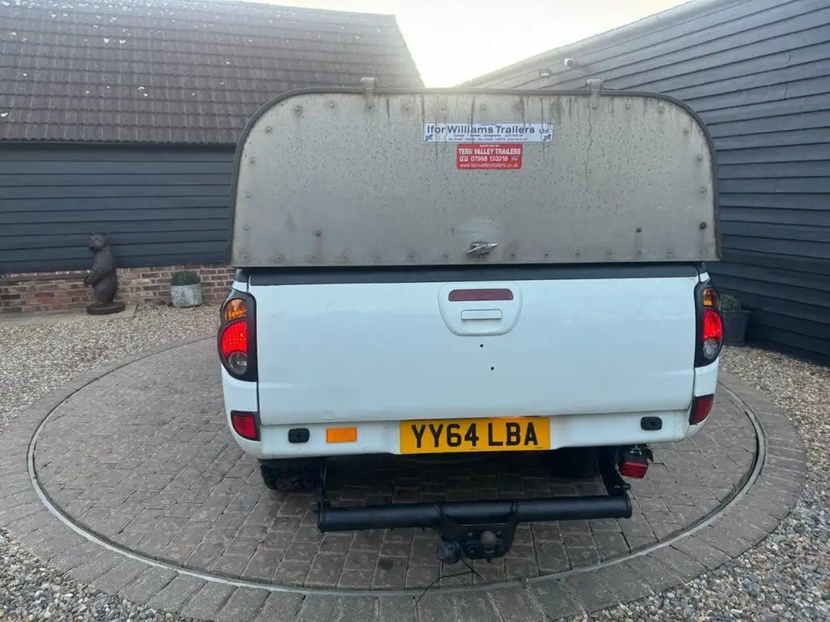 2014-mitsubishi-l200-25td-trojan-big-4