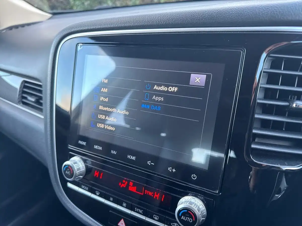2020-mitsubishi-outlander-20-exceed-big-26