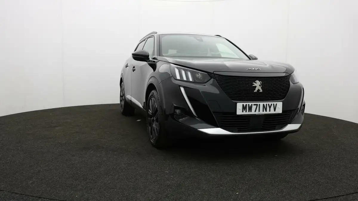 2021-peugeot-2008-suv-e-gt-premium-50kwh-big-41