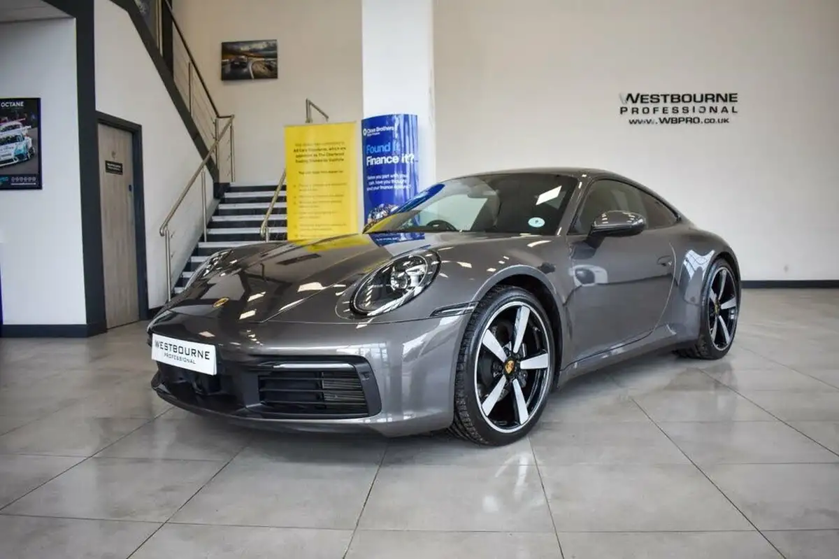 2019-porsche-911-30-carrera-4-coupe-big-6