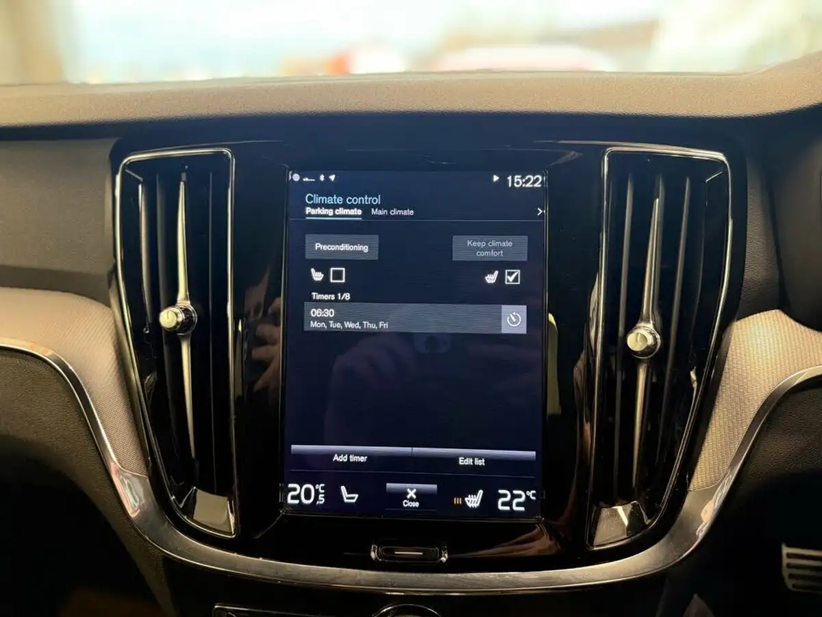 2020-volvo-v60-20-t6-r-design-big-24