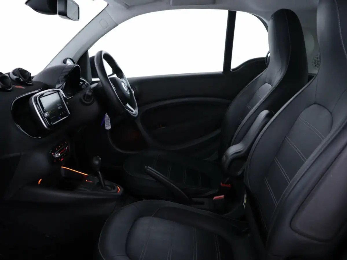 2021-smart-fortwo-eq-exclusive-coupe-big-30