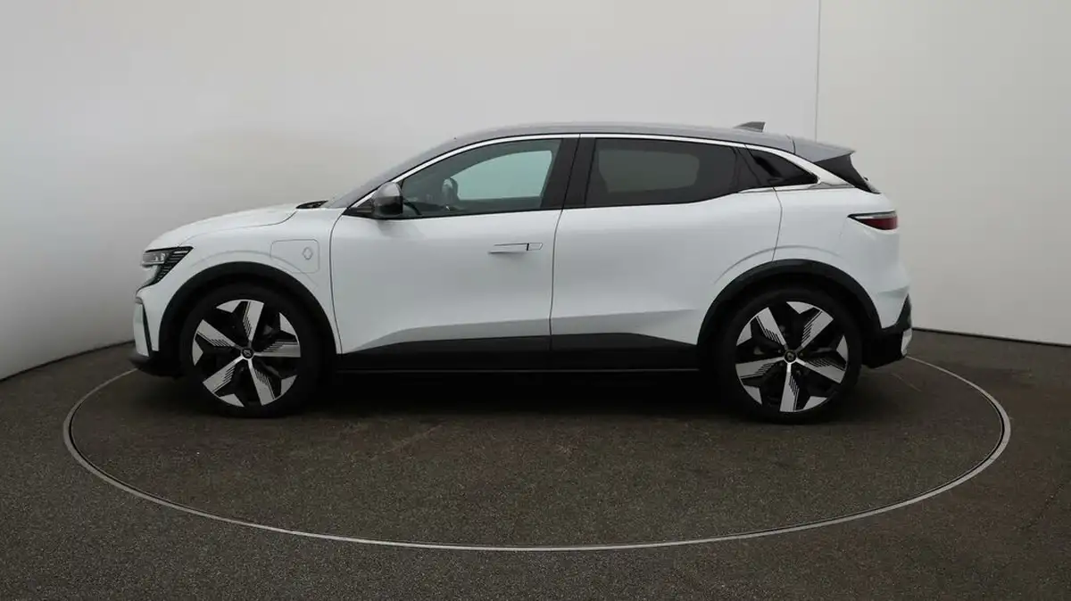 2024-renault-megane-e-tech-e-techno-big-63