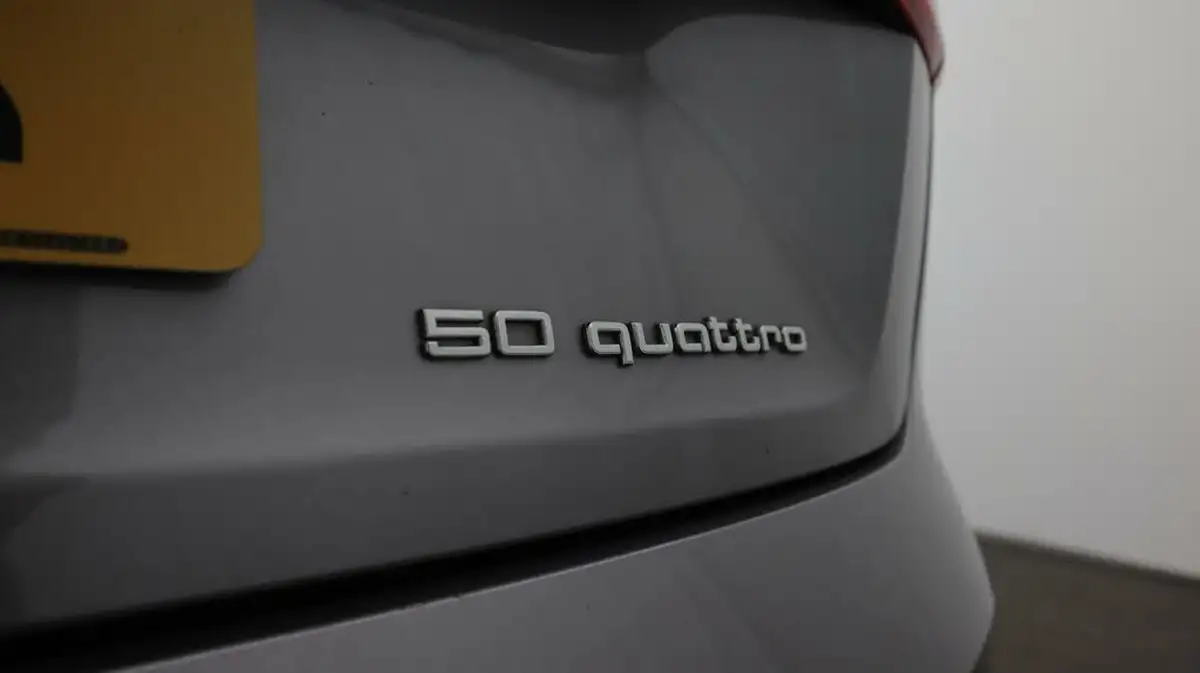 2020-audi-e-tron-50e-sport-big-24