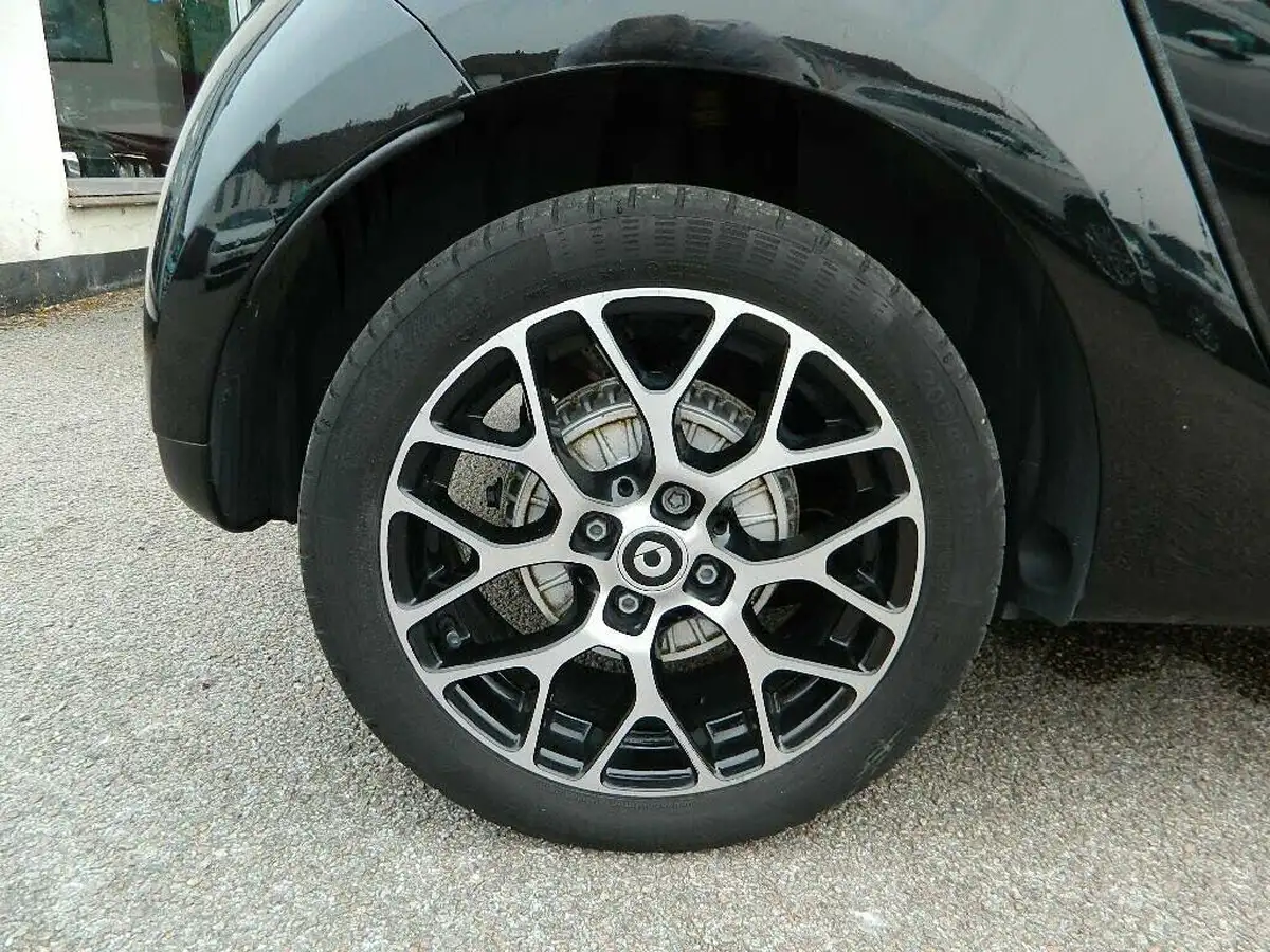 2020-smart-forfour-eq-prime-exclusive-big-21