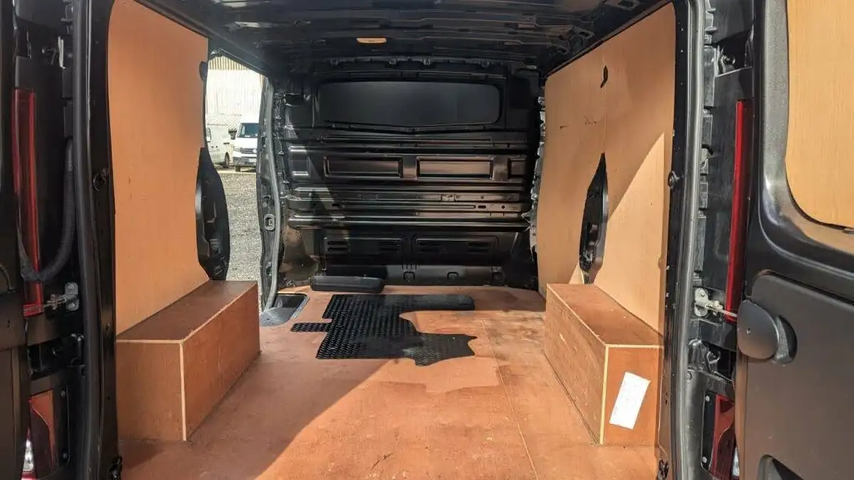 2021-renault-trafic-20dci-sl30-energy-120-business-panel-big-7