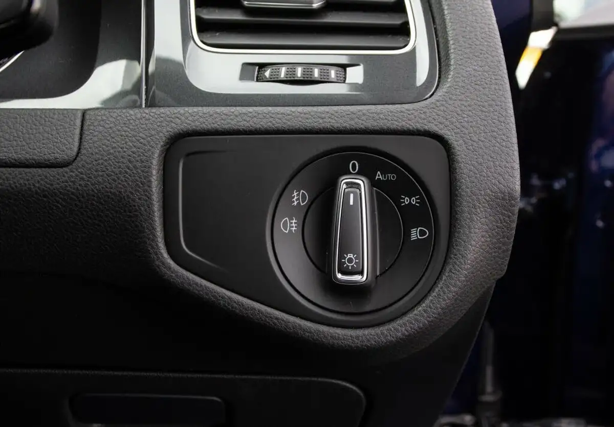2020-volkswagen-golf-10-tsi-match-edition-hatchback-big-17