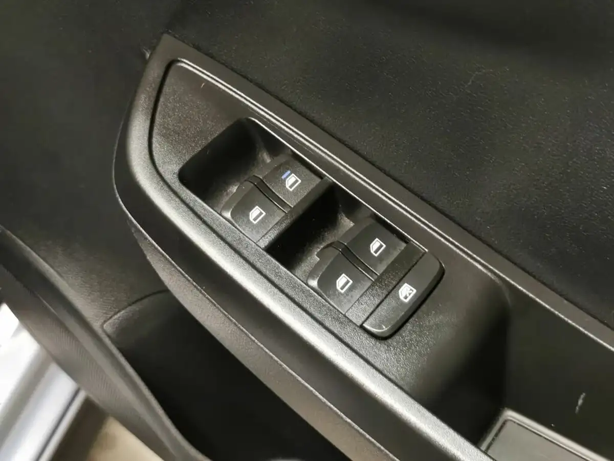 2023-mg-mg3-15-vti-tech-exclusive-nav-big-12