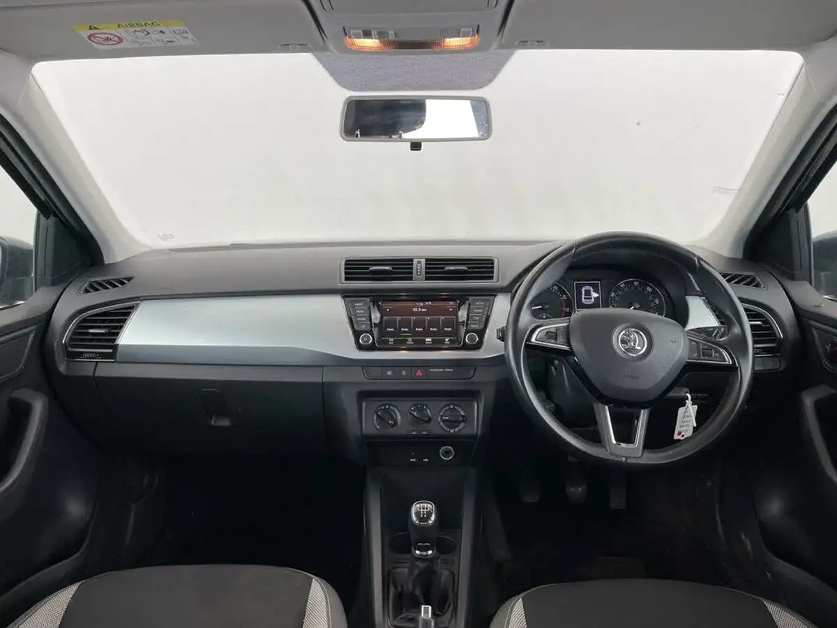 2015-skoda-fabia-12-tsi-se-90ps-hatchback-big-9