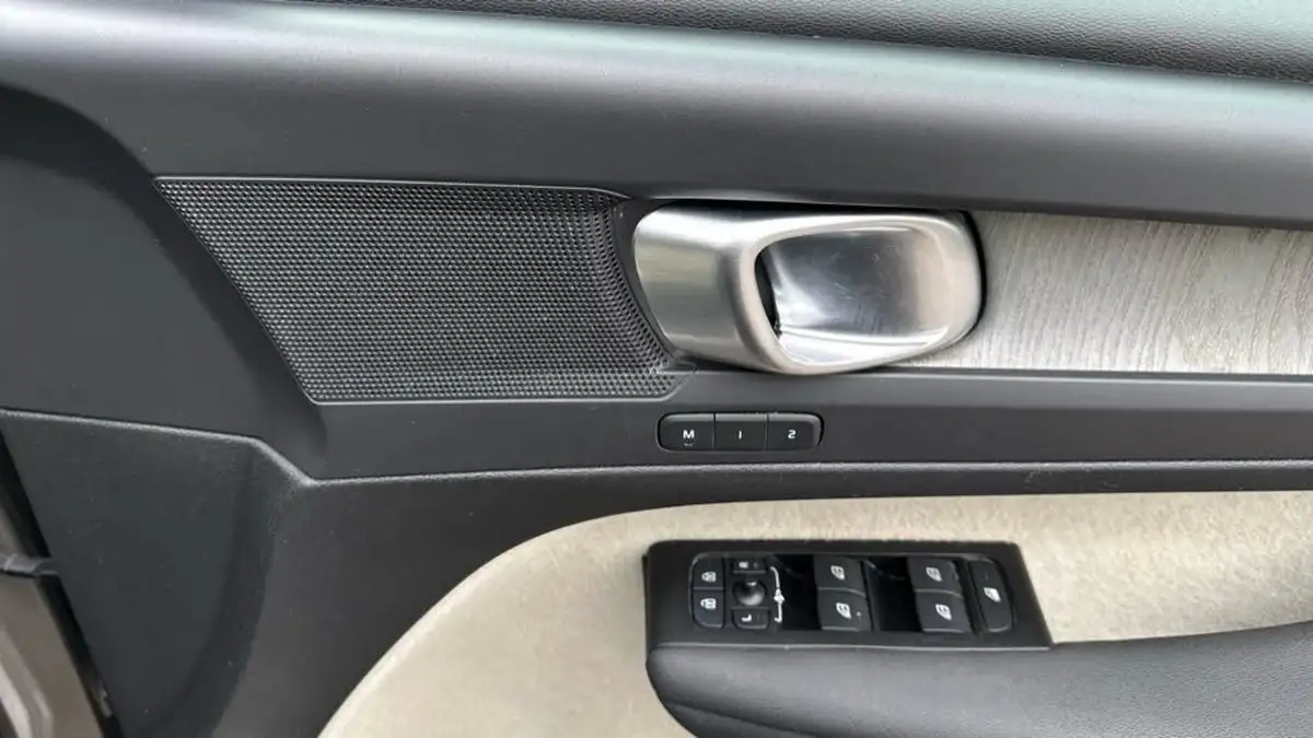 2021-volvo-xc40-15-t3-inscription-161bhp-auto-big-14