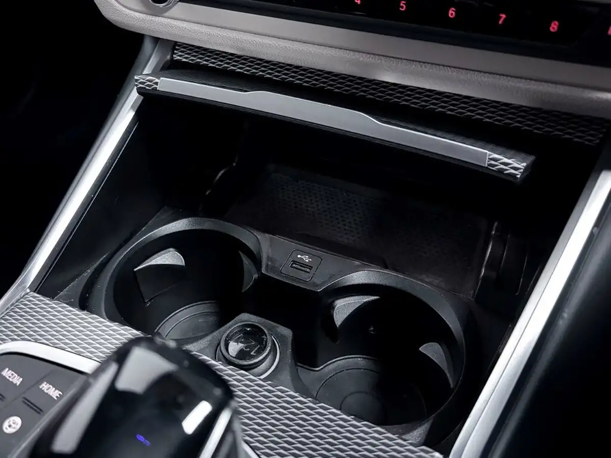 2019-bmw-3-series-20-330e-m-sport-plus-pack-big-30
