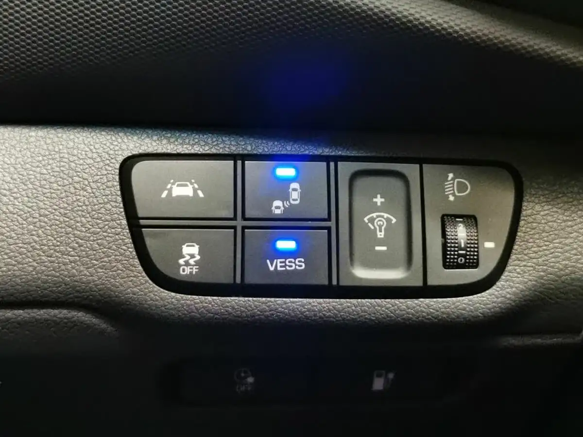 2021-hyundai-ioniq-e-premium-se-electric-100kw-big-33