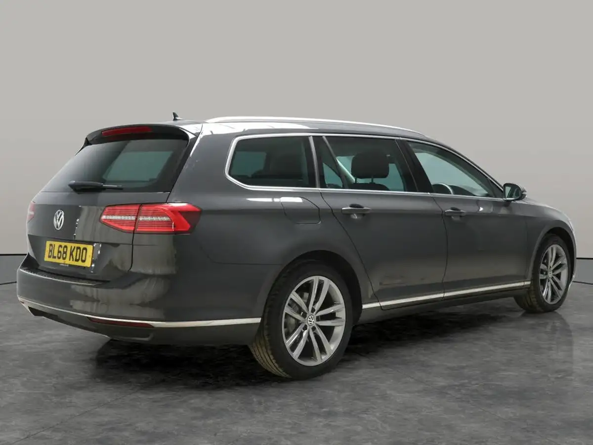 2018-volkswagen-passat-20tdi-gt-150ps-scr-estate-5d-dsg-big-8