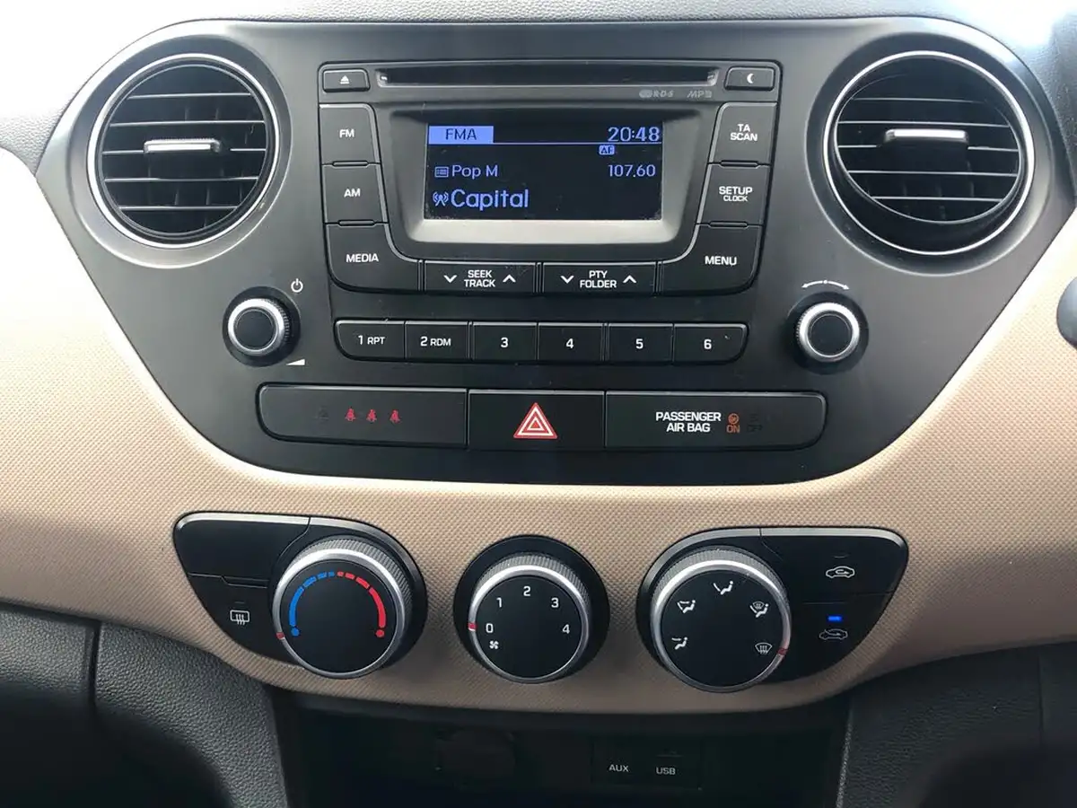 2014-hyundai-i10-10-s-big-8