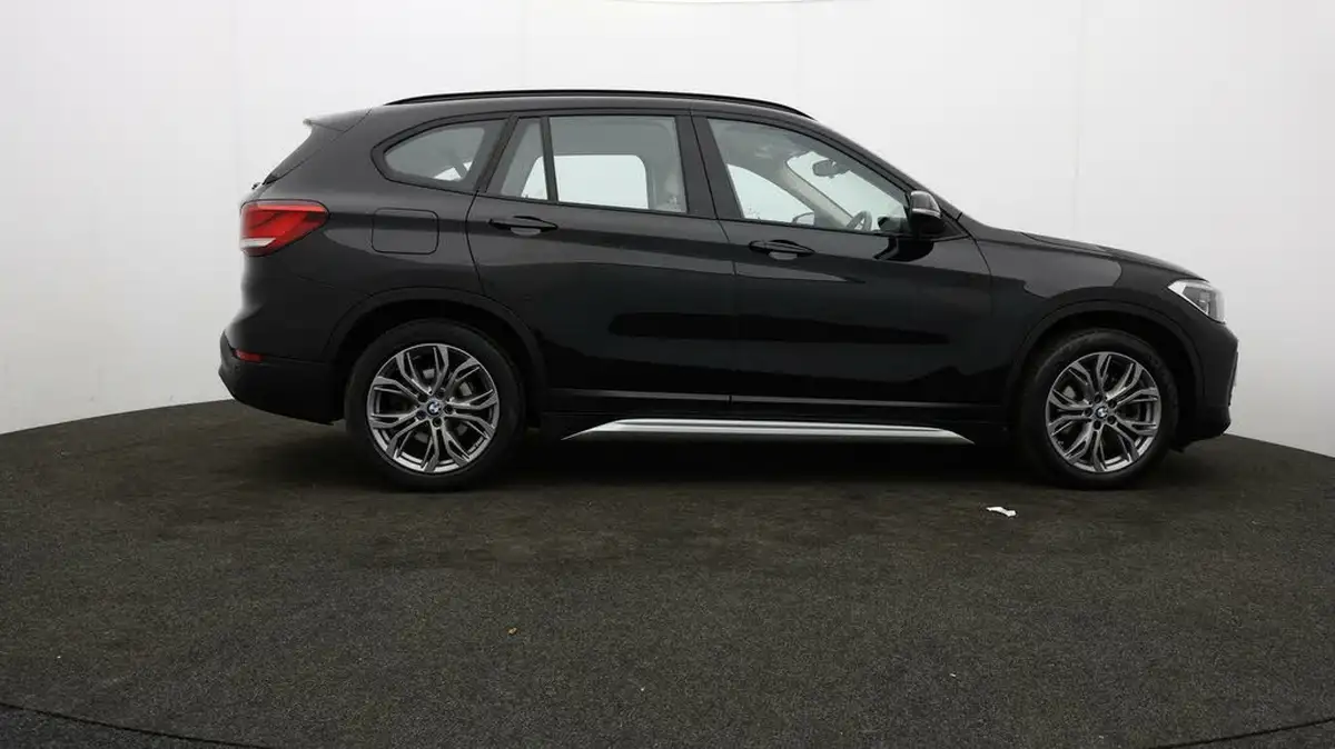 2021-bmw-x1-15-xdrive-25e-phev-xline-big-37