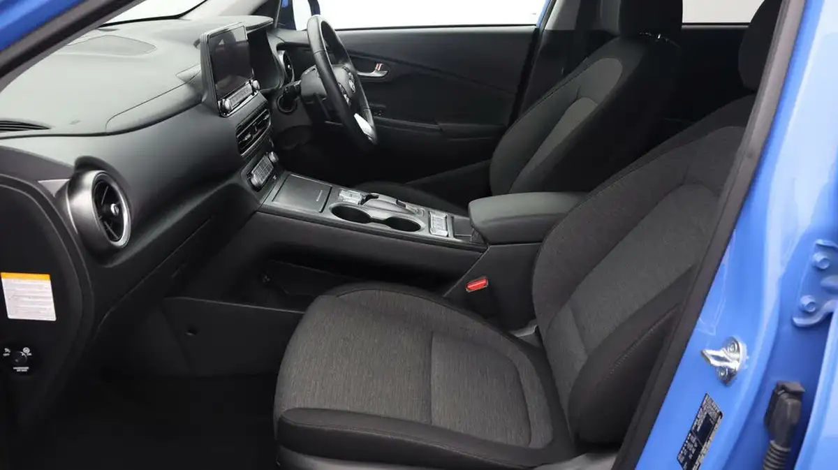 2022-hyundai-kona-e-premium-204ps-64kwh-7kw-obc-big-13