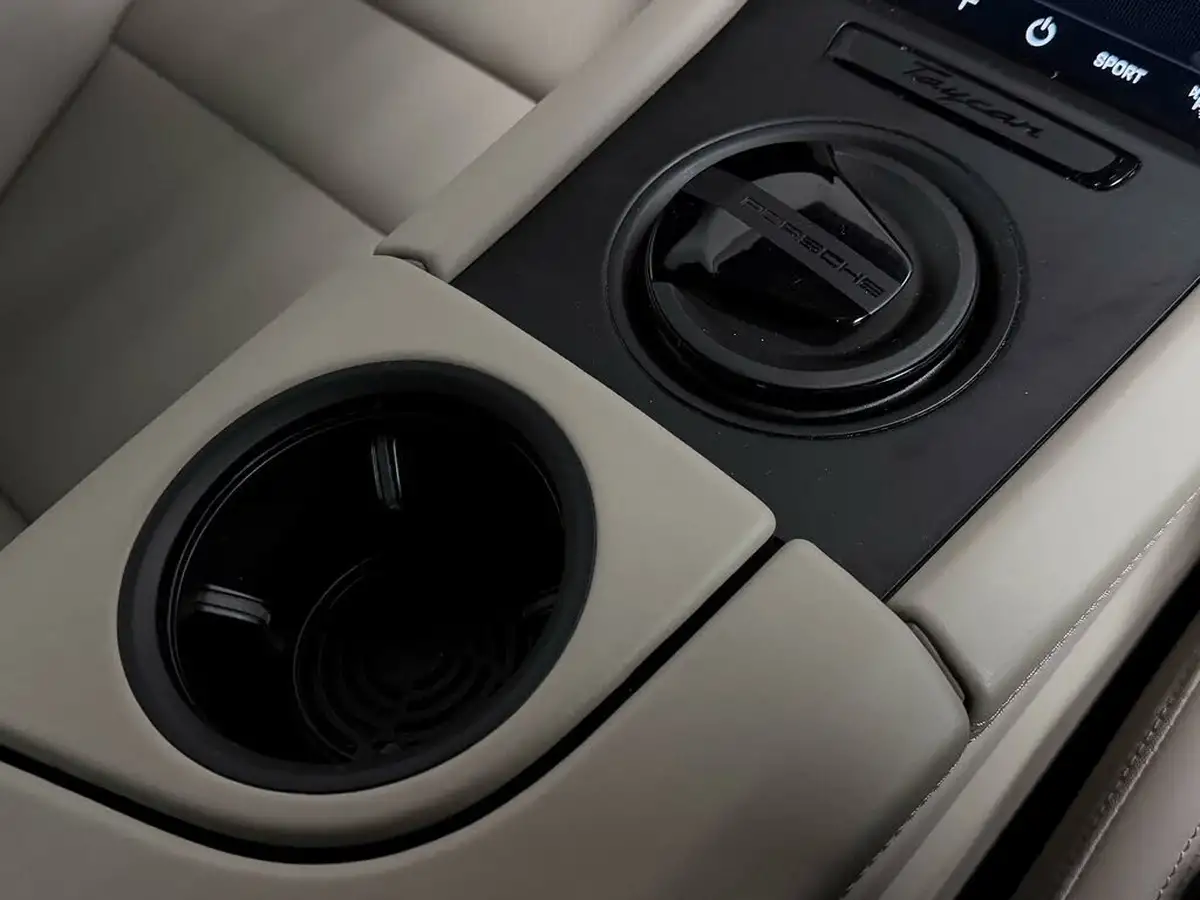 2022-porsche-taycan-e-base-476ps-performance-battery-plus-big-33