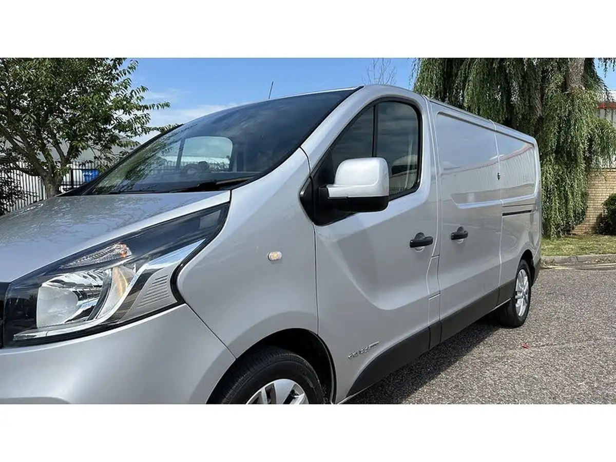 2018-renault-trafic-16dci-ll29-125-sport-nav-energy-125-e6-panel-van-big-55