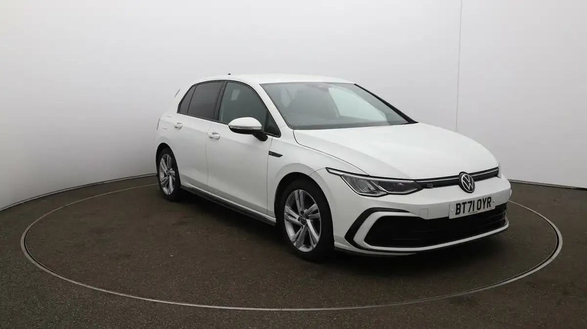2021-volkswagen-golf-big-34