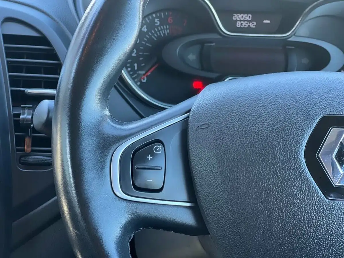 2018-renault-captur-09-tce-dynamique-s-nav-big-17