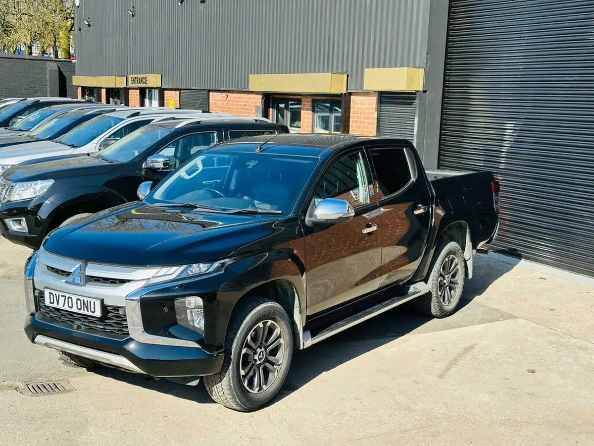 2020-mitsubishi-l200-22di-d-barbarian-x-big-12