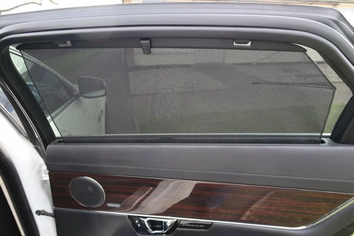 2015-jaguar-xj-series-30td-xj-portfolio-lwb-auto-big-37