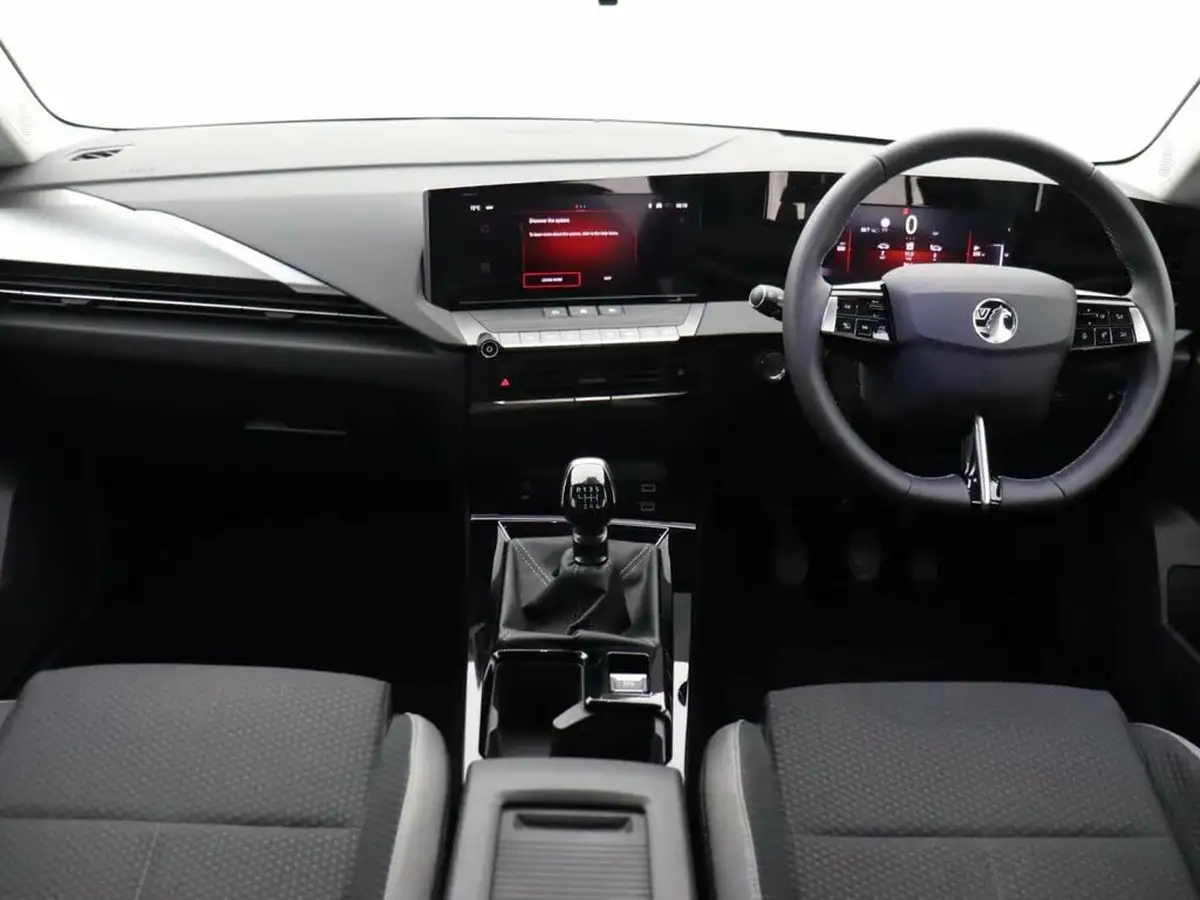 2022-vauxhall-astra-15-turbo-d-design-sport-tourer-big-20