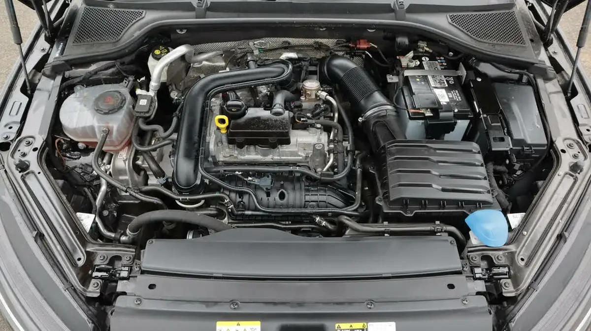 2022-skoda-octavia-10-tsi-se-technology-110ps-hatchback-big-19