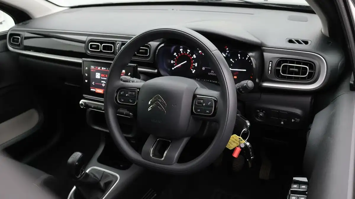 2021-citroen-c3-12-puretech-shine-83ps-big-9