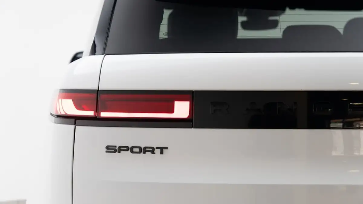 2023-land-rover-range-rover-sport-30-d300-dynamic-se-big-10