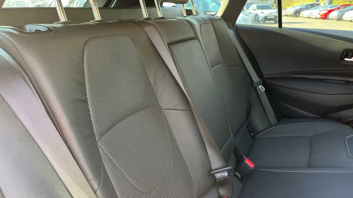 2023-toyota-corolla-20-vvt-i-excel-181bhp-18in-alloy-wheelstrk-touring-sports-big-11