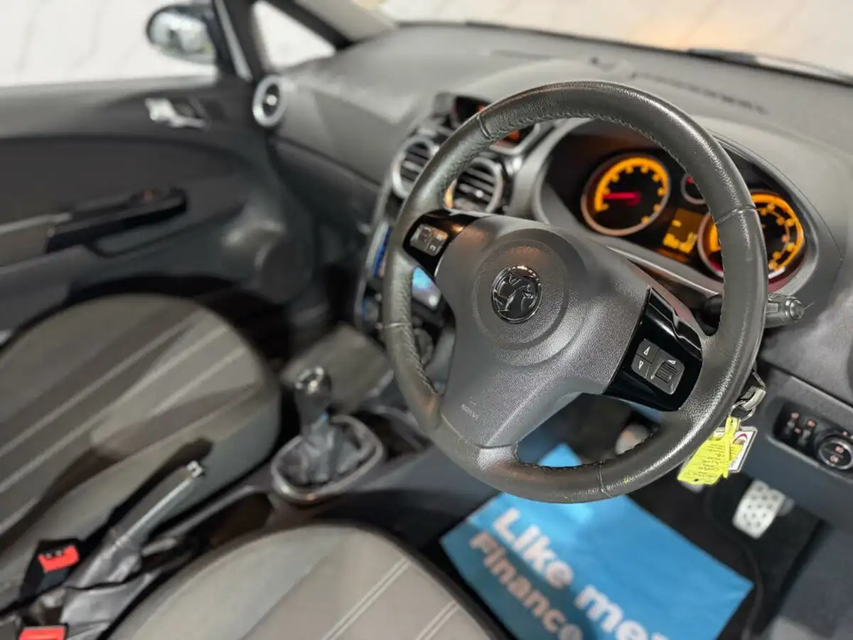 2014-vauxhall-corsa-12-3d-big-11