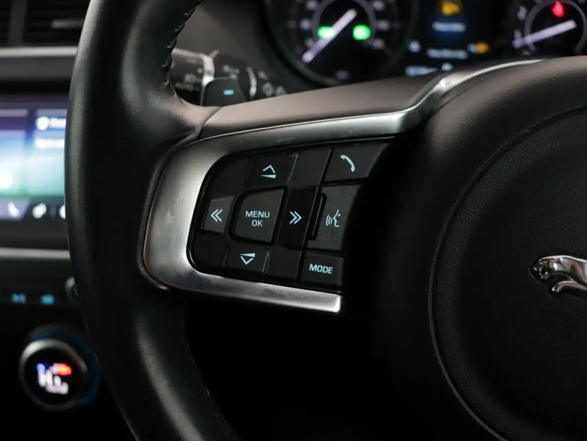 2019-jaguar-e-pace-20-i4-r-dynamic-s-200ps-big-27