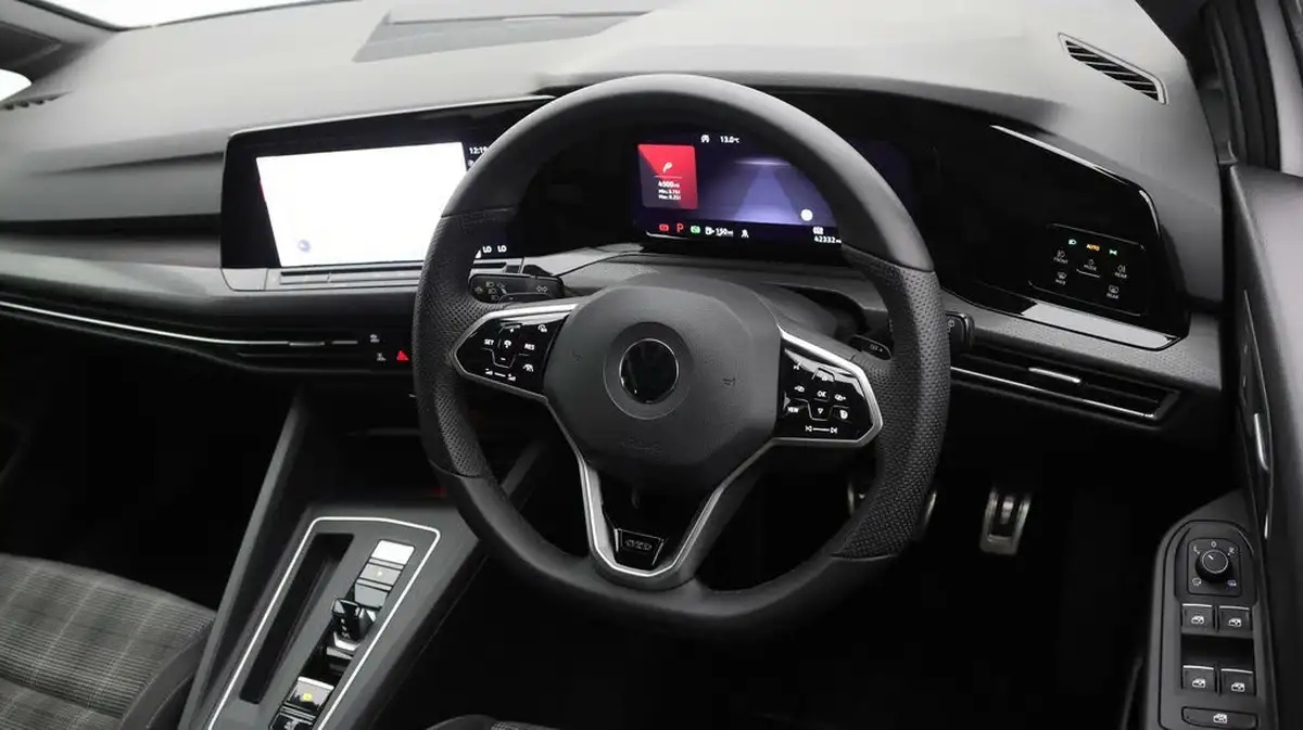 2021-volkswagen-golf-20tdi-gtd-big-8