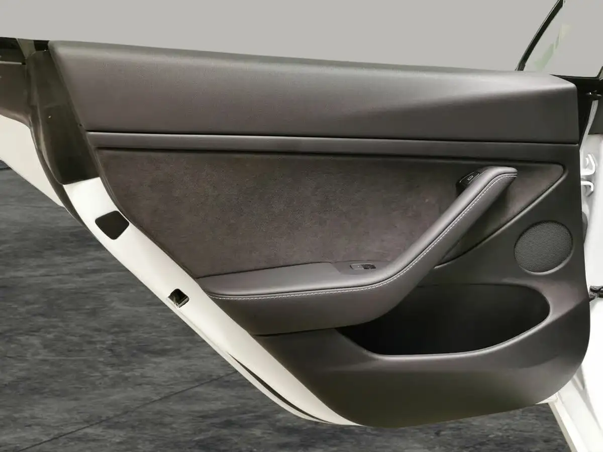 2021-tesla-model-3-e-long-range-awd-big-27